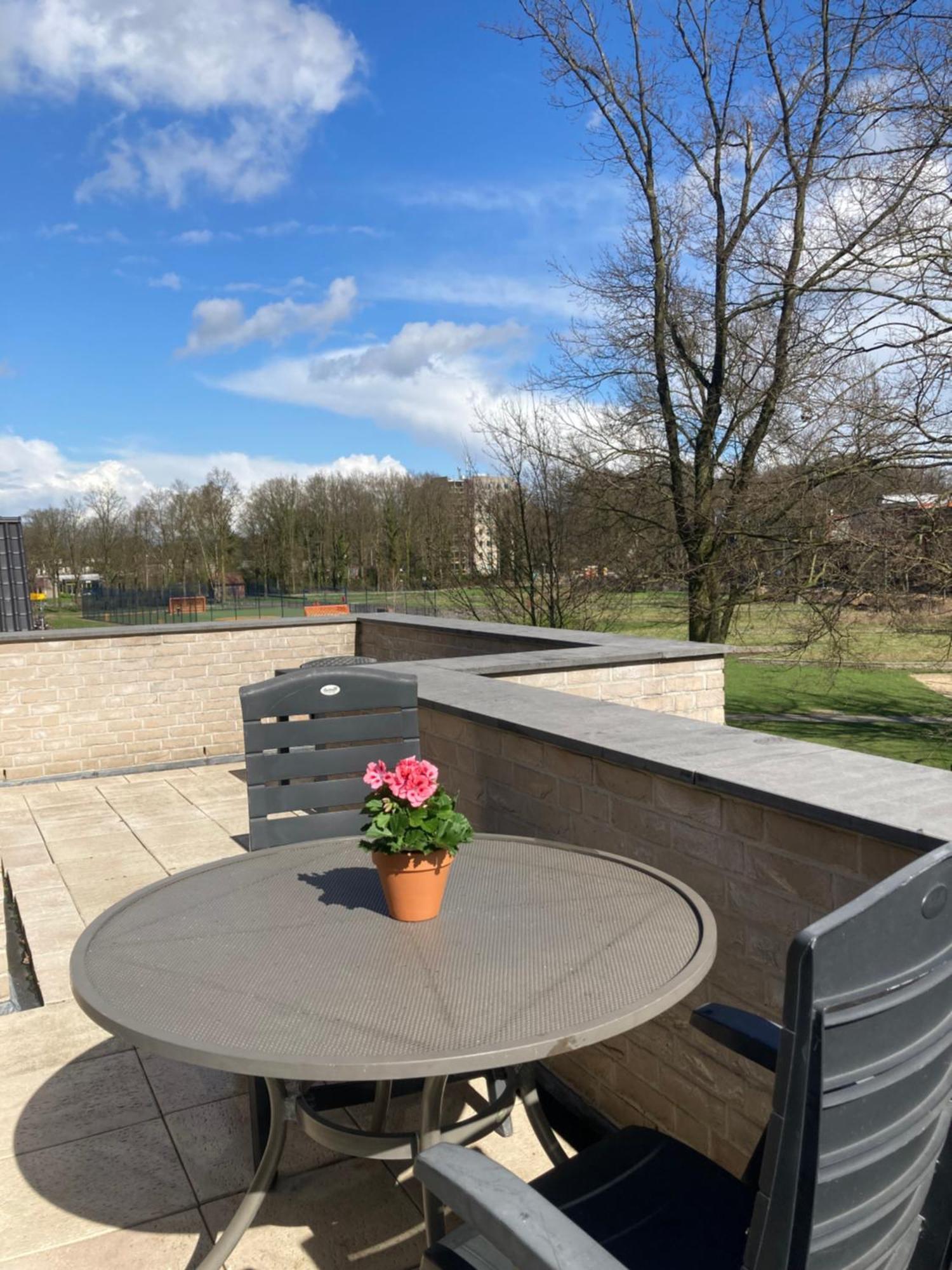 City Zen Apartment Enschede !Free Private Parking Dış mekan fotoğraf